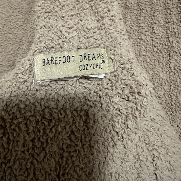 Barefoot Dreams CozyChic Ribbed Throw in color Sand. - Picture 2 of 5